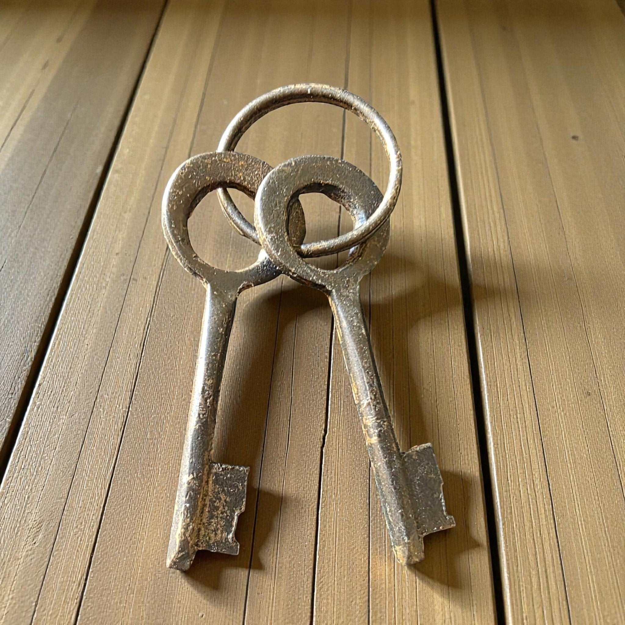 Folsom Prison Cast Iron Lock with Brass Tag & Keys - Jones Peak