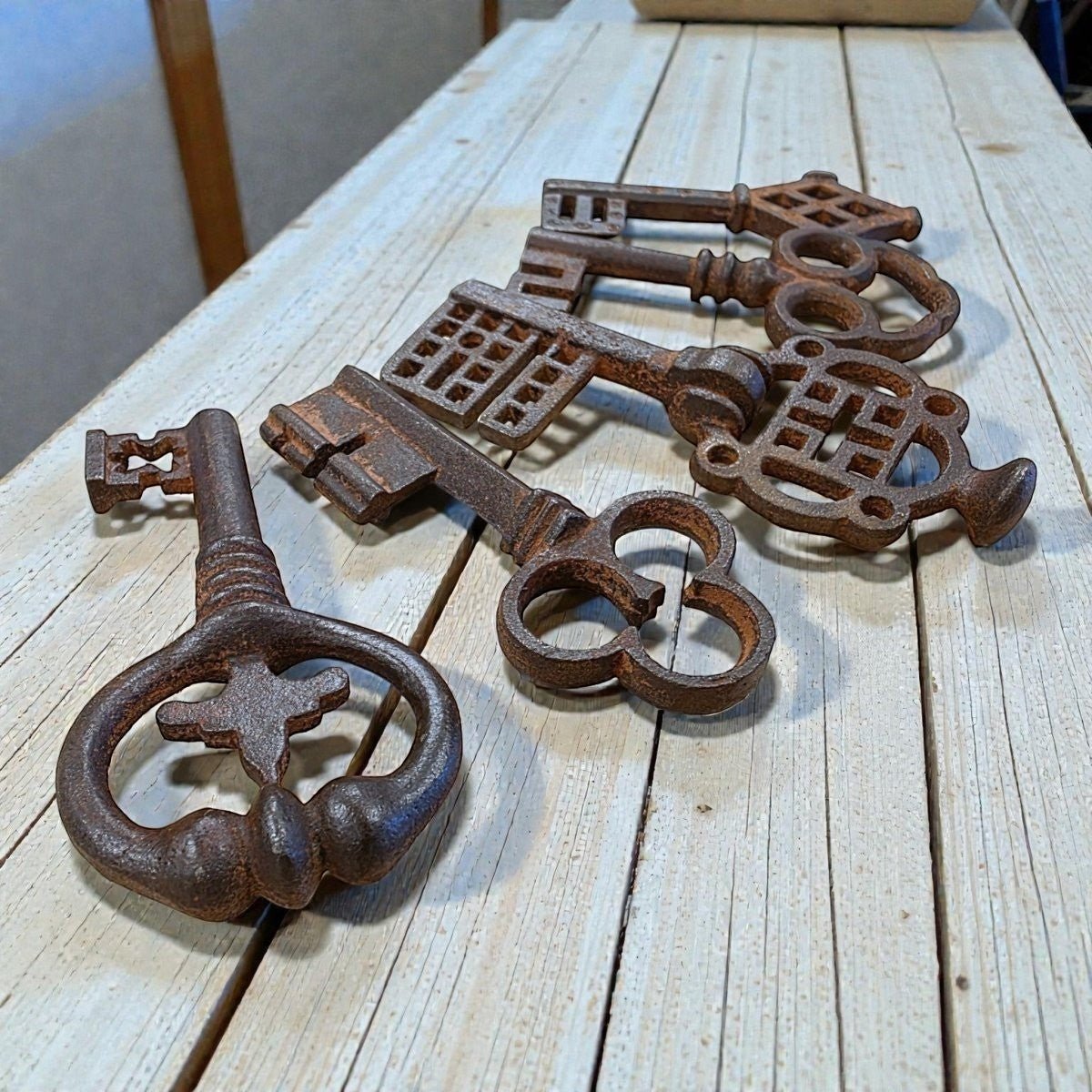 Medieval Cast Iron Set Of 5 Keys - Jones Peak