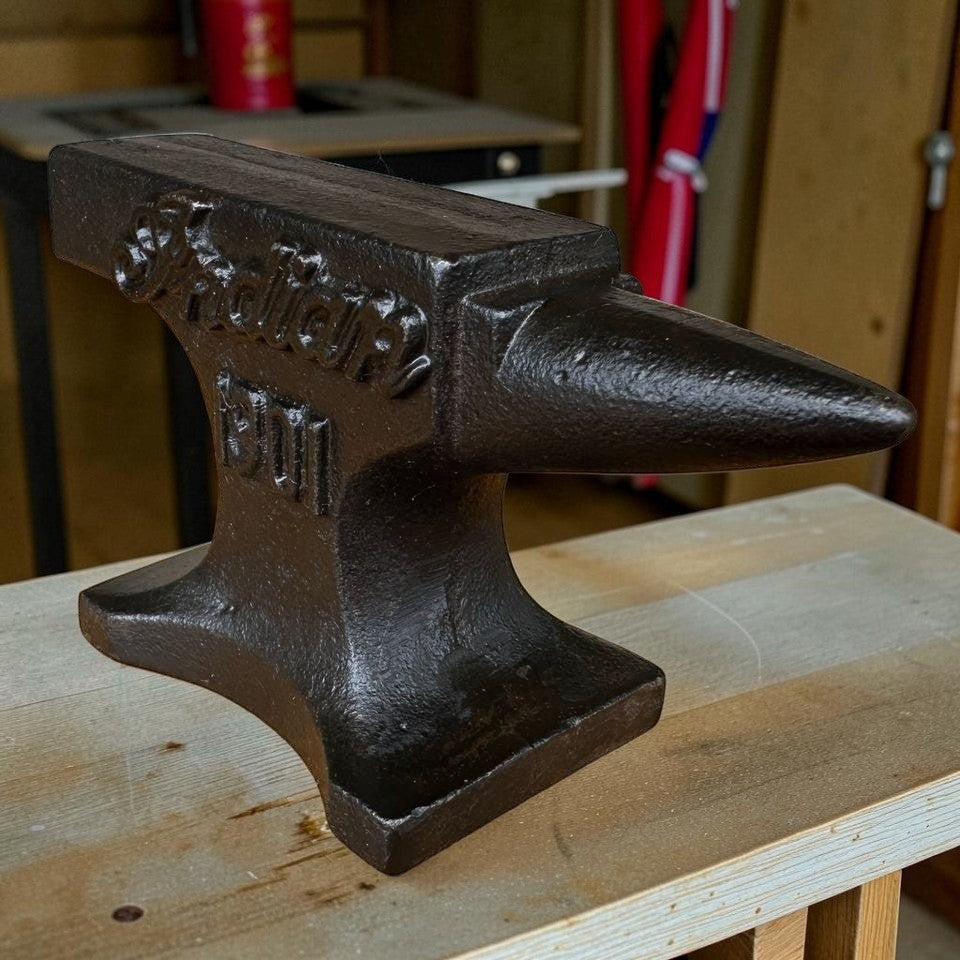 Indian Motorcycles 1901 Cast Iron Anvil Paperweight With Raised Lettering & Antique Finish (4.5" x 3") - Jones Peak